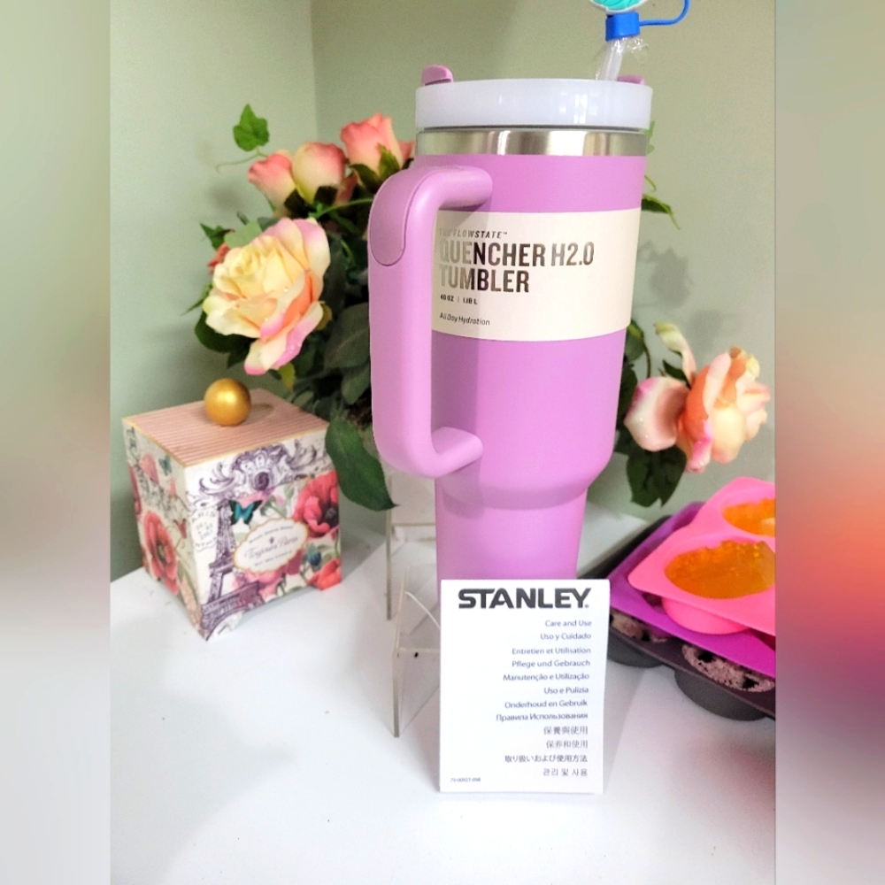 NWT STANLEY THIRST QUENCHER 40oz Tumbler Purple W Accessories